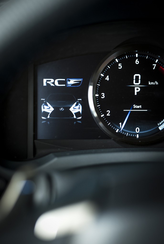 Lexus RCF Display