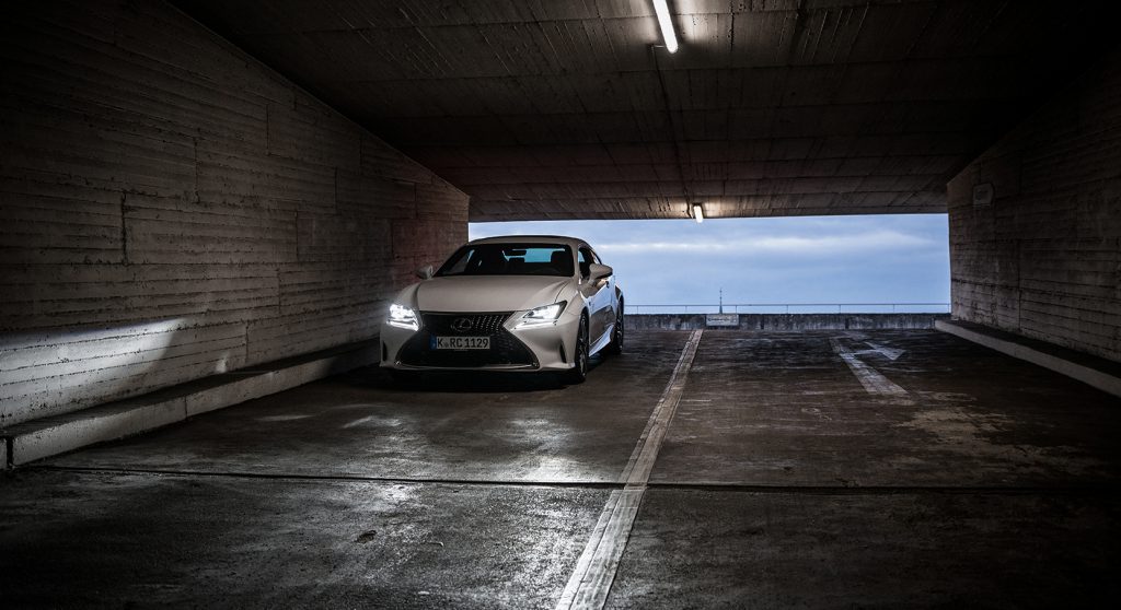 Lexus RC200t-19